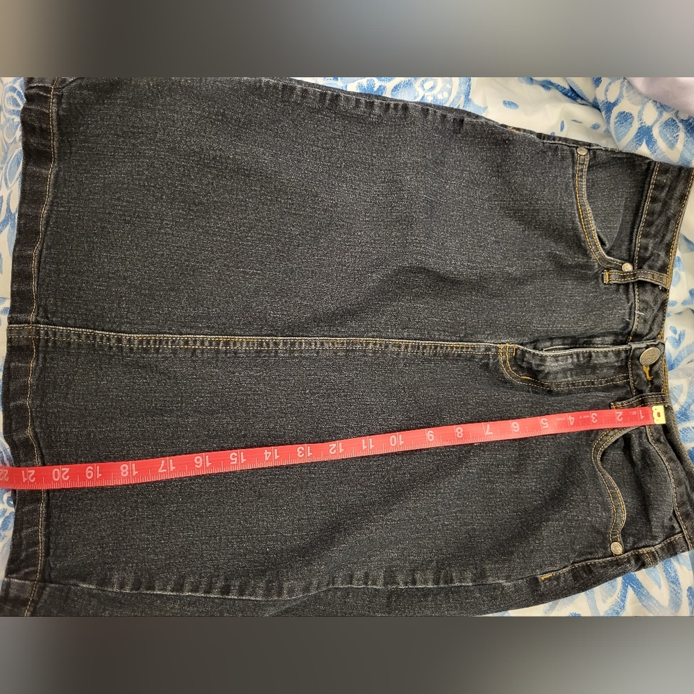 Lexi black denim skirt. Womens size 6/8. Excellent condition.